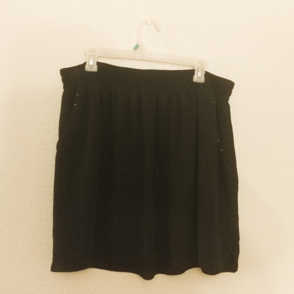 Black skater skirt with pockets